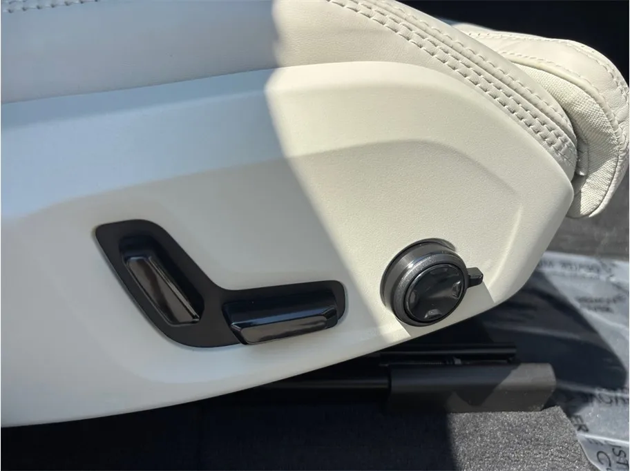 Volvo XC60 photo 48