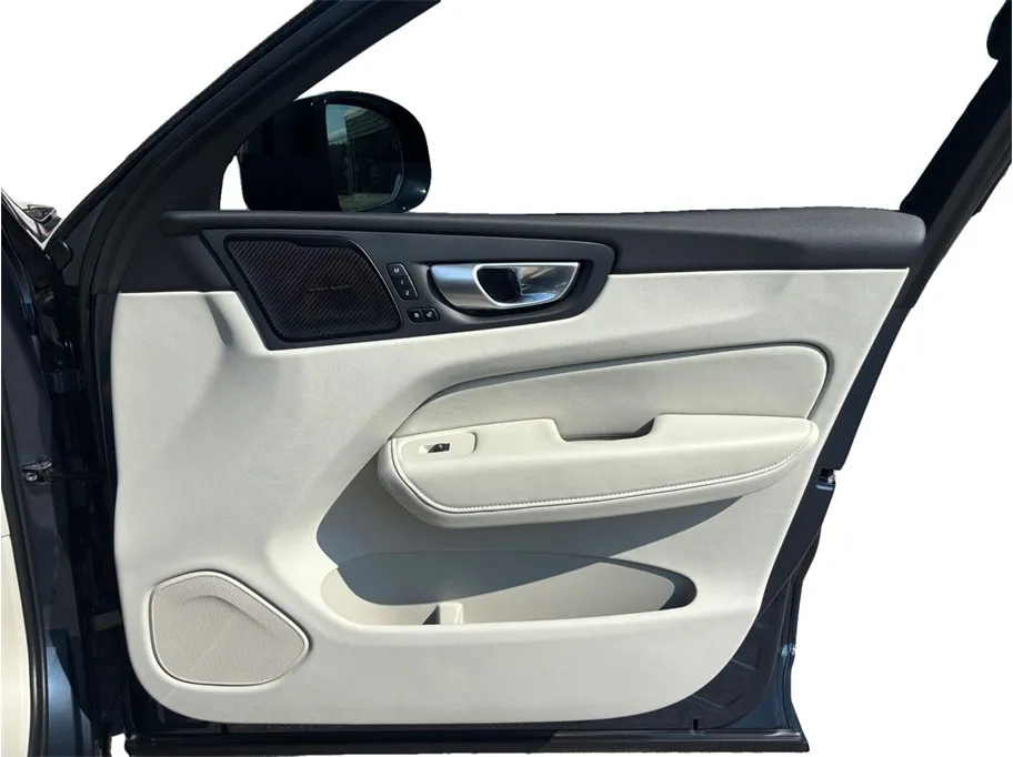 Volvo XC60 photo 49
