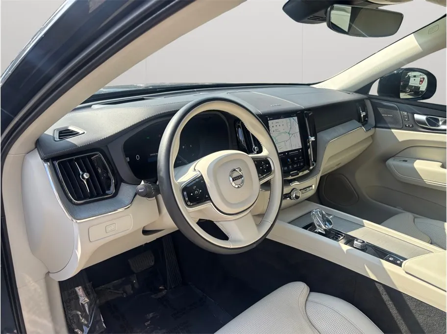 Volvo XC60 photo 6