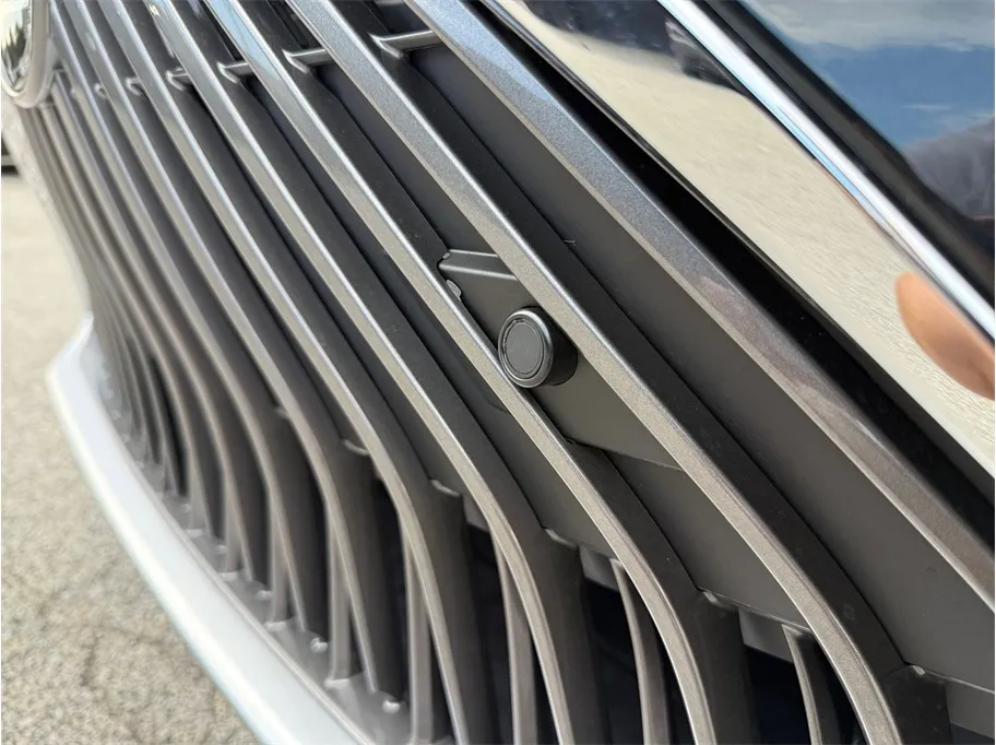 Lexus ES photo 14