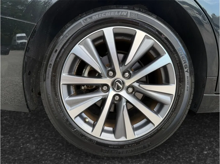 Lexus ES photo 15