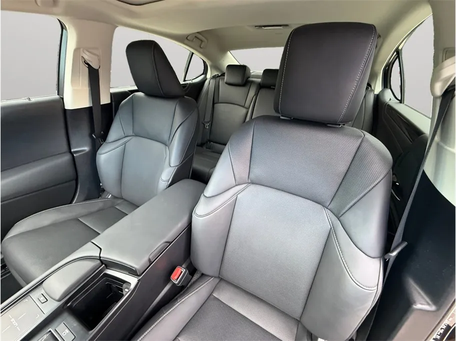 Lexus ES photo 20