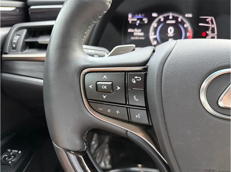 Lexus ES photo 28