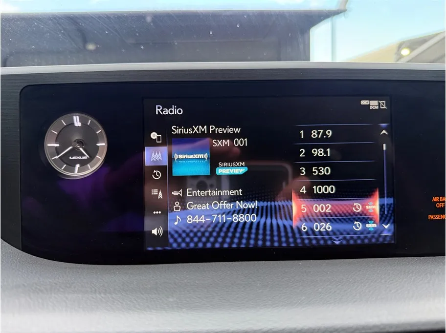 Lexus ES photo 31
