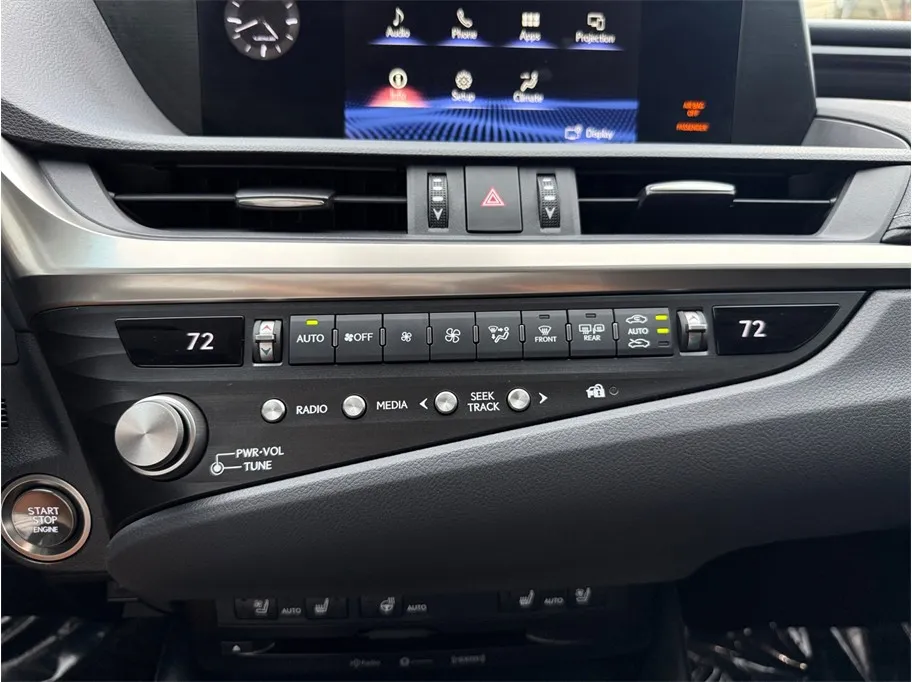Lexus ES photo 33