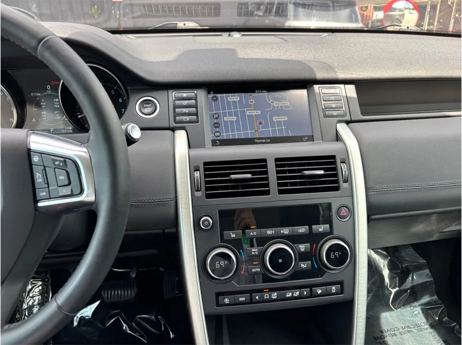 Land Rover Discovery Sport photo 11