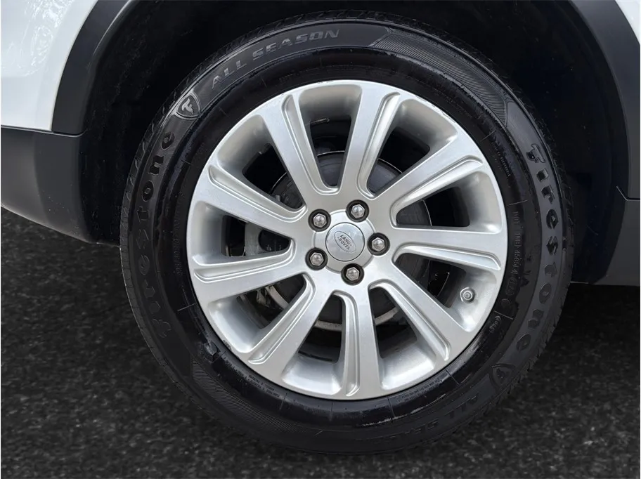 Land Rover Discovery Sport photo 14