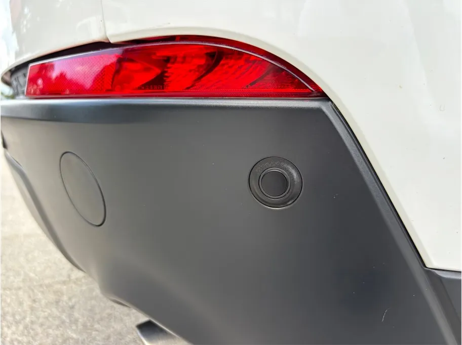 Land Rover Discovery Sport photo 15