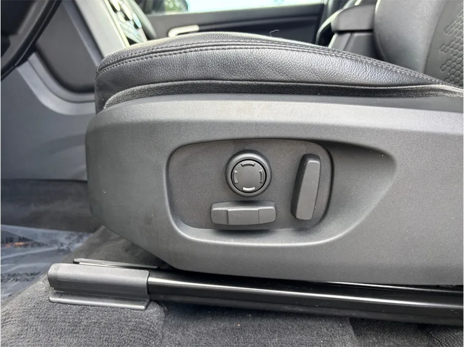 Land Rover Discovery Sport photo 18