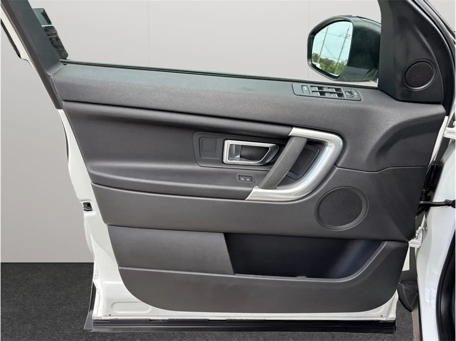 Land Rover Discovery Sport photo 19