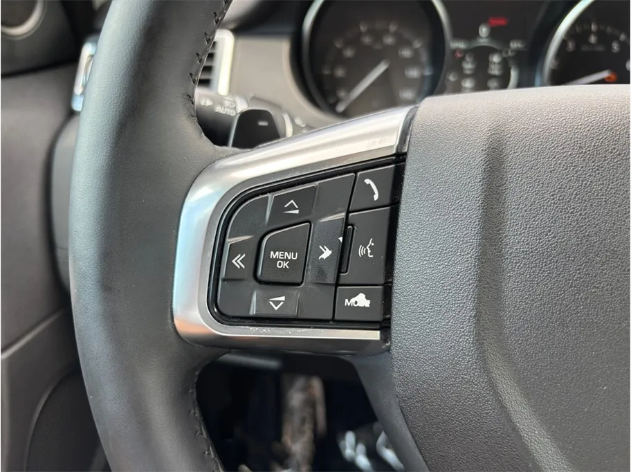 Land Rover Discovery Sport photo 23