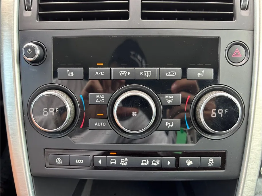 Land Rover Discovery Sport photo 29