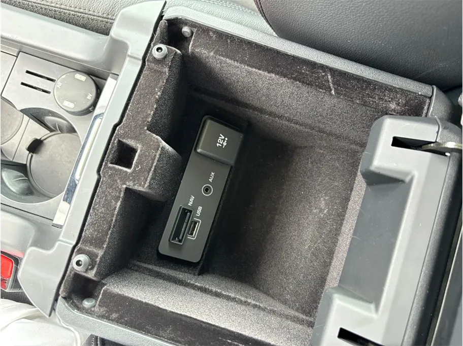 Land Rover Discovery Sport photo 32
