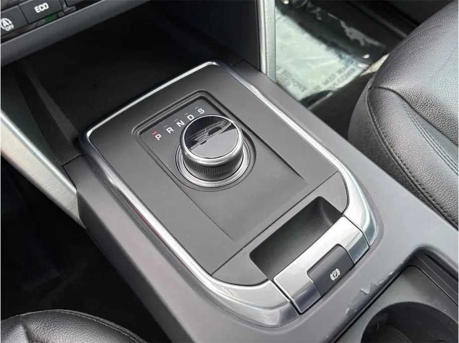 Land Rover Discovery Sport photo 33