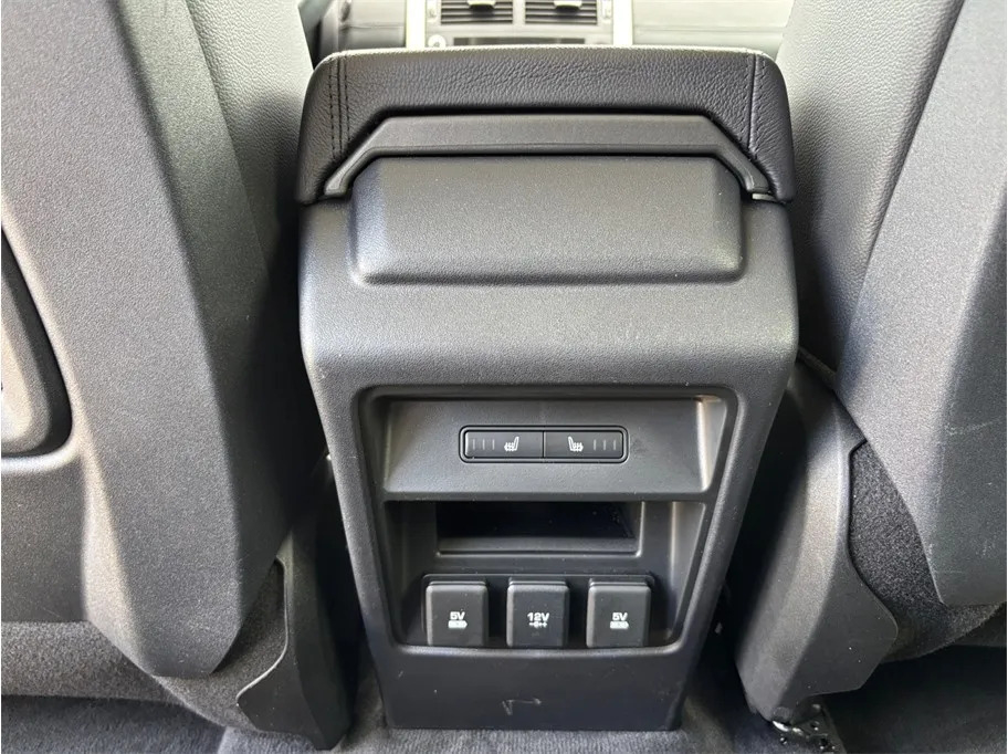Land Rover Discovery Sport photo 36