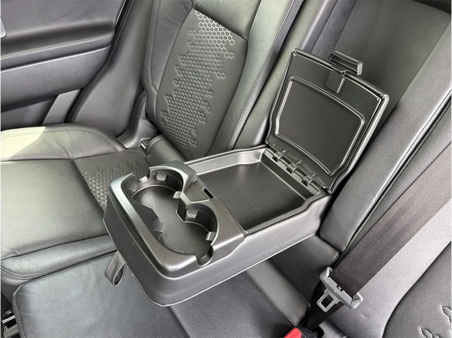 Land Rover Discovery Sport photo 38