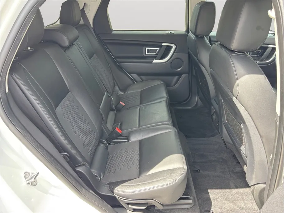 Land Rover Discovery Sport photo 39