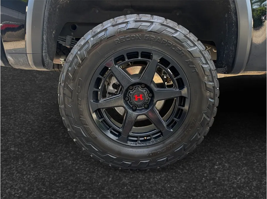 Chevrolet Silverado photo 16