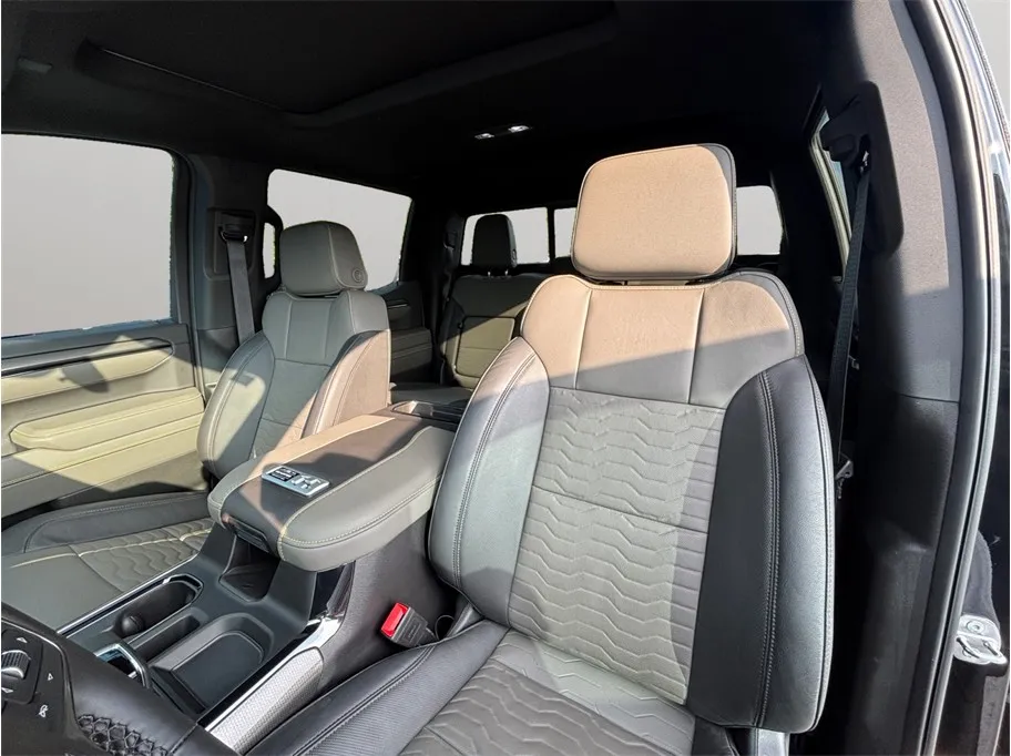Chevrolet Silverado photo 22