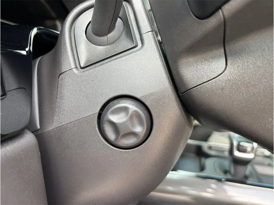 Chevrolet Silverado photo 24
