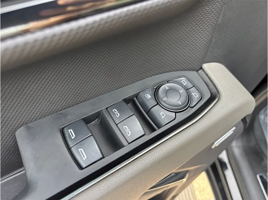 Chevrolet Silverado photo 26