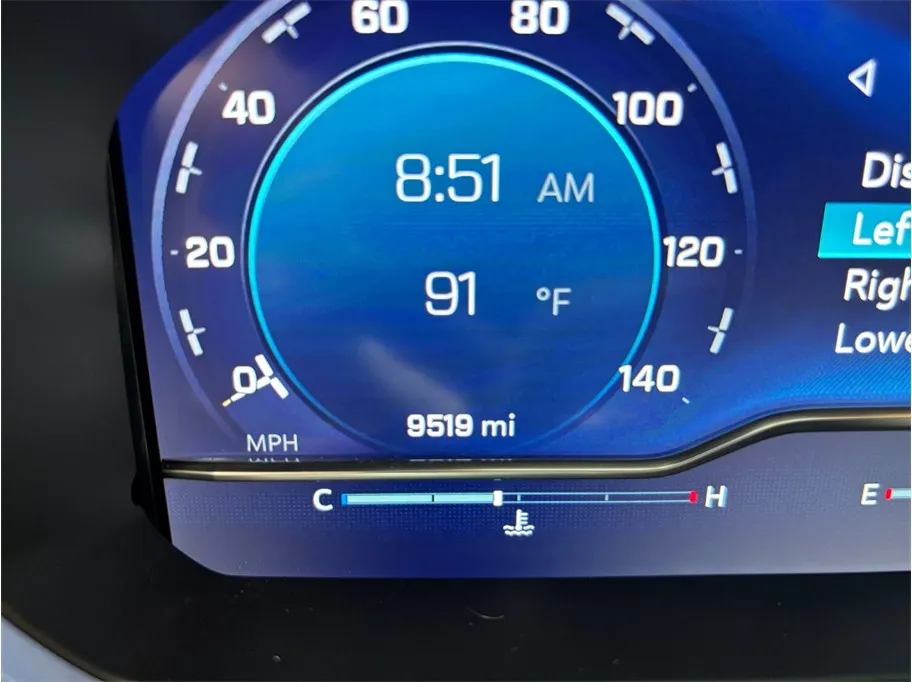 Chevrolet Silverado photo 29