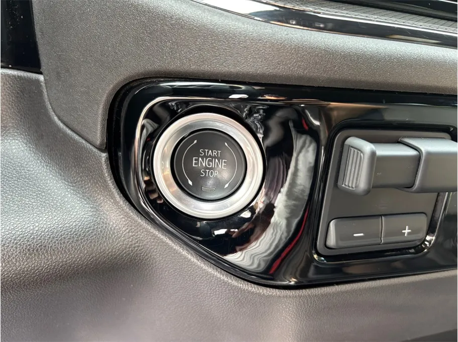 Chevrolet Silverado photo 33