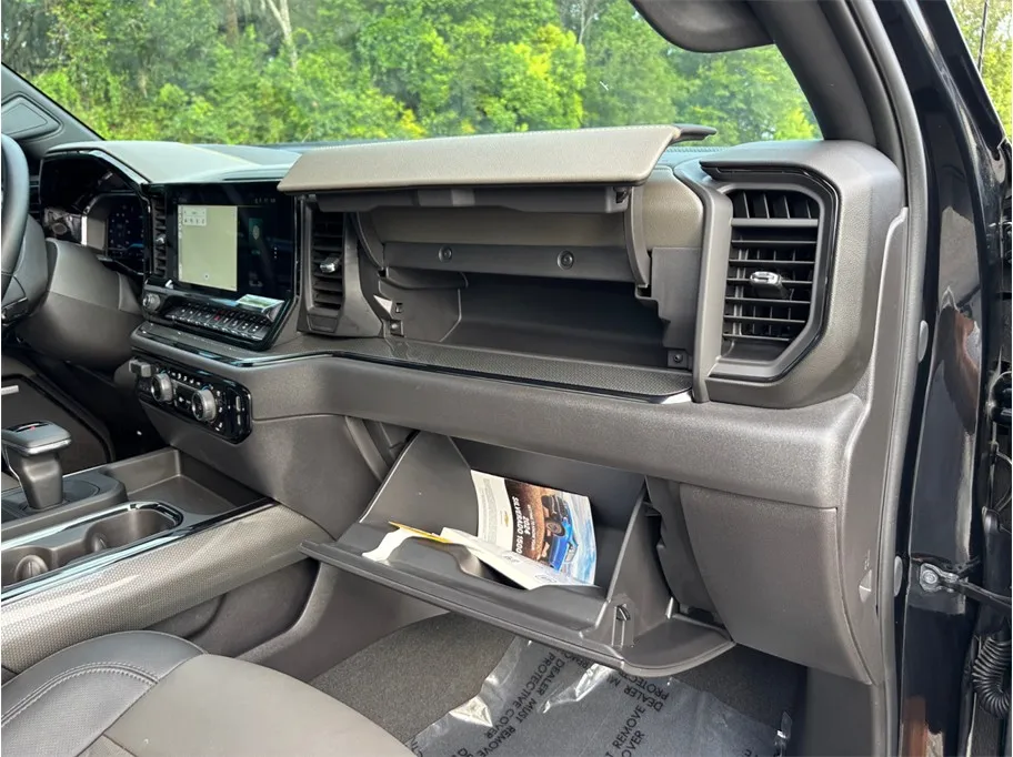 Chevrolet Silverado photo 53