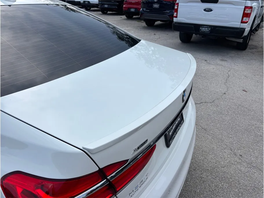 BMW 7 Series photo 18