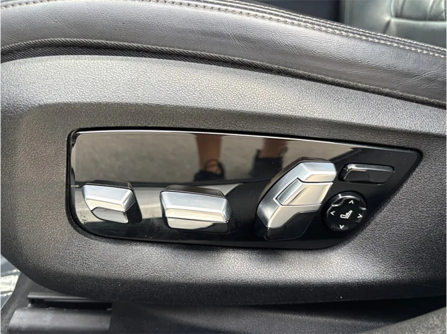 BMW 7 Series photo 21