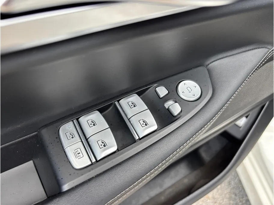 BMW 7 Series photo 24