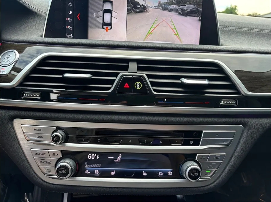 BMW 7 Series photo 34