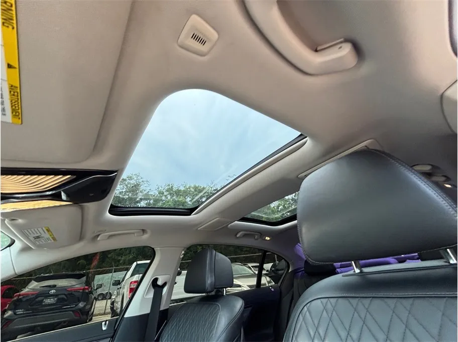 BMW 7 Series photo 39