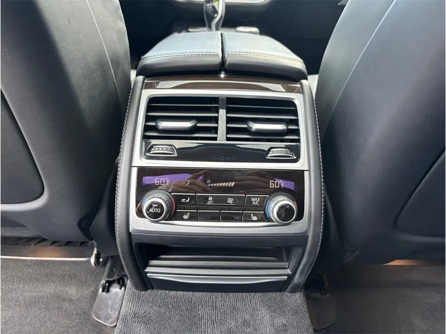BMW 7 Series photo 42
