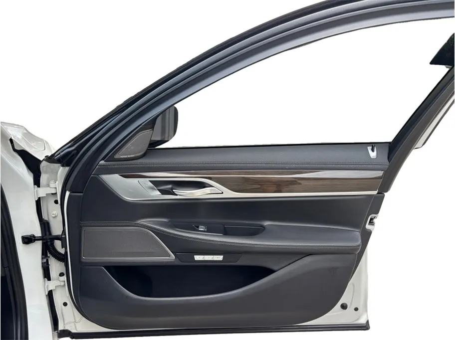 BMW 7 Series photo 48