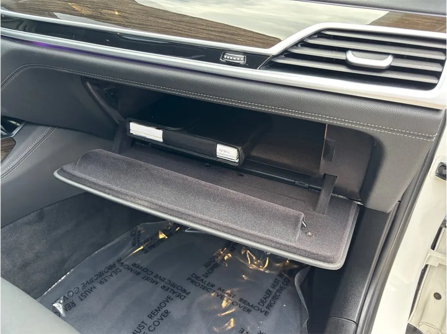BMW 7 Series photo 50