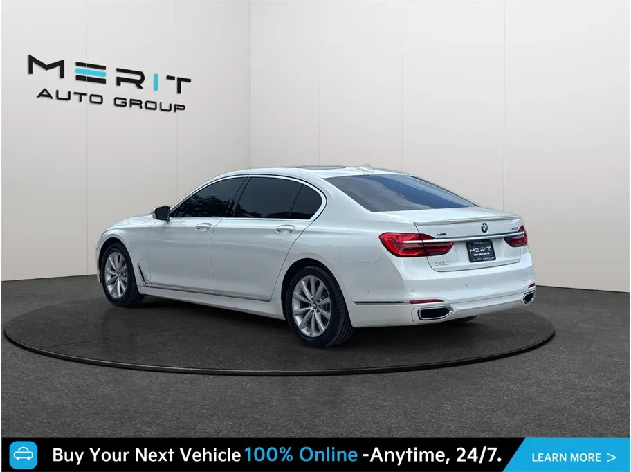 BMW 7 Series photo 7