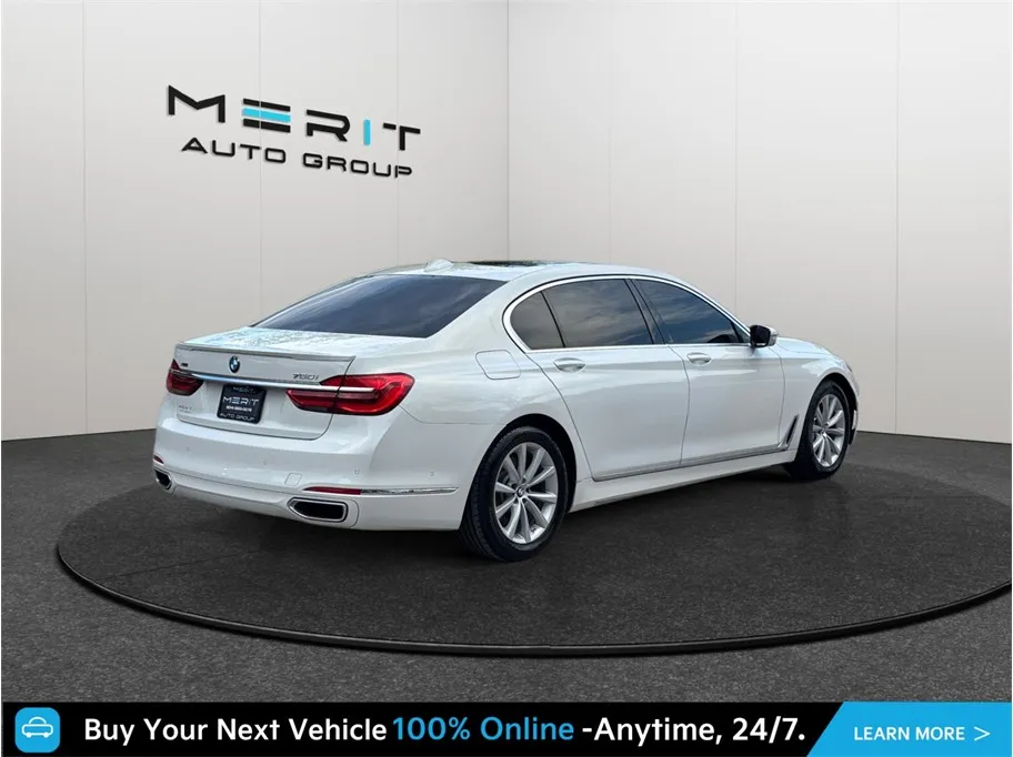 BMW 7 Series photo 9