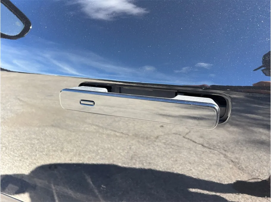 Jaguar I-PACE photo 17