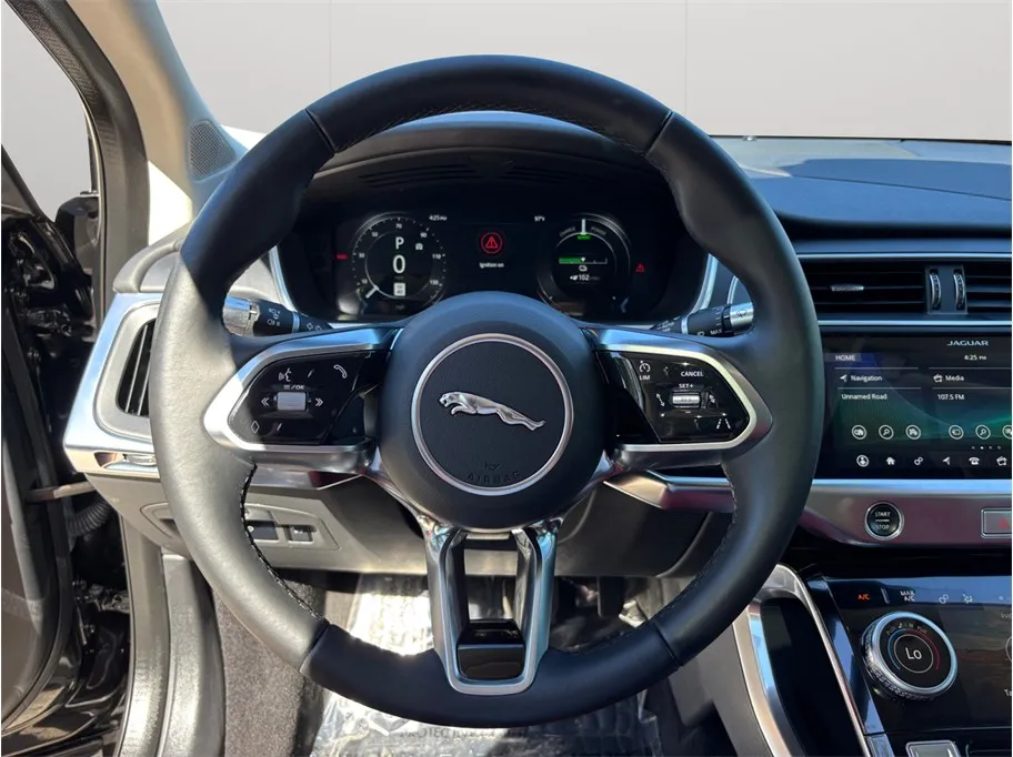 Jaguar I-PACE photo 24