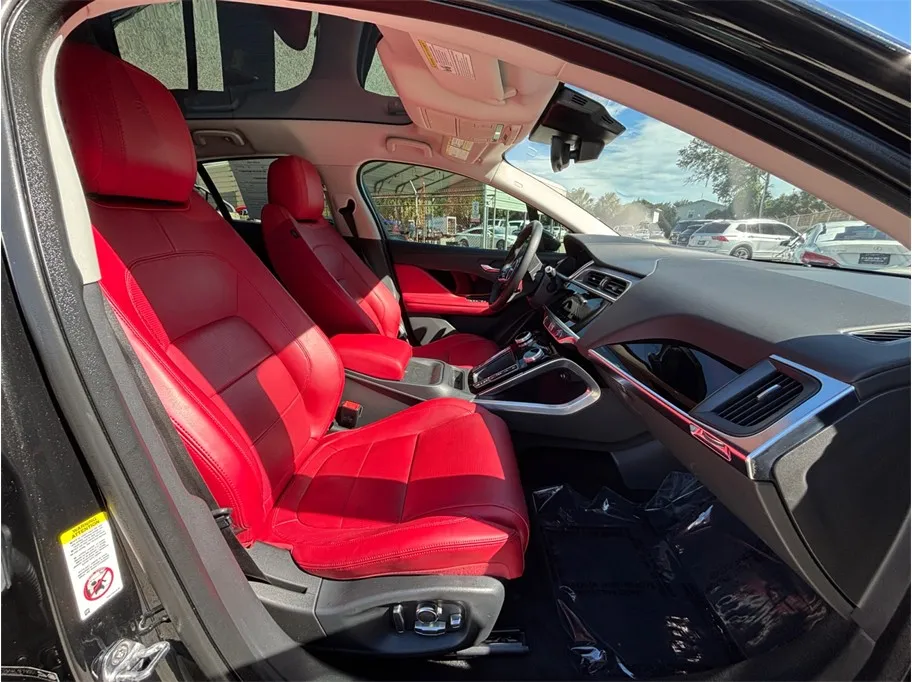 Jaguar I-PACE photo 42