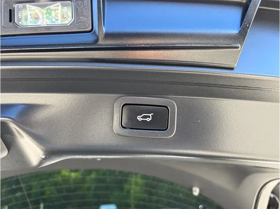 Jaguar I-PACE photo 47