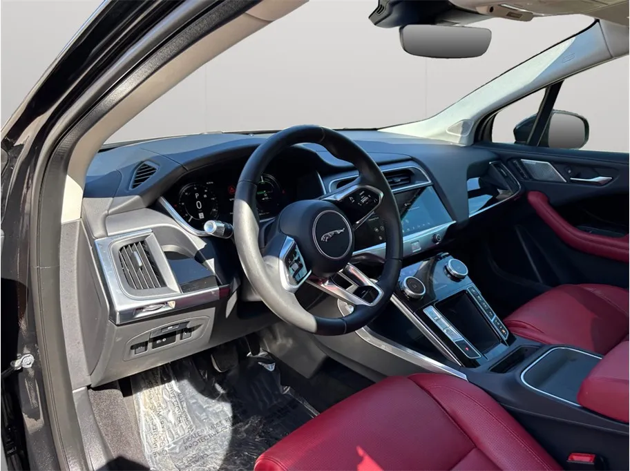 Jaguar I-PACE photo 6