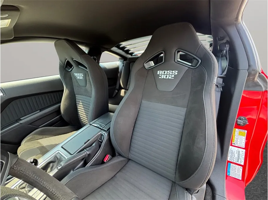Ford Mustang photo 16