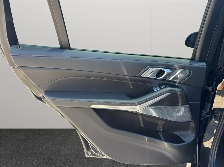 BMW X7 photo 42