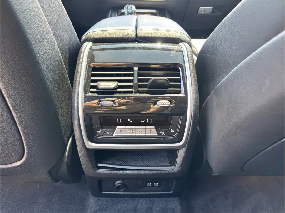 BMW X7 photo 43