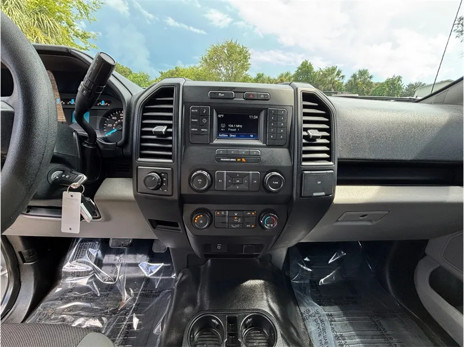 Ford F-150 photo 11