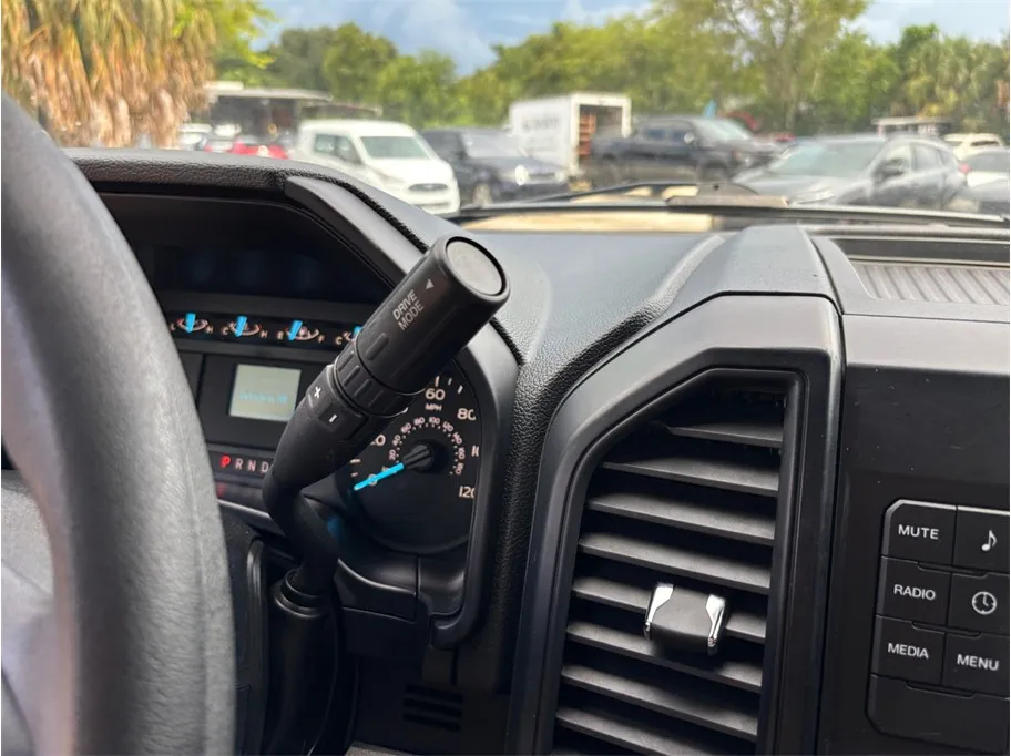 Ford F-150 photo 30