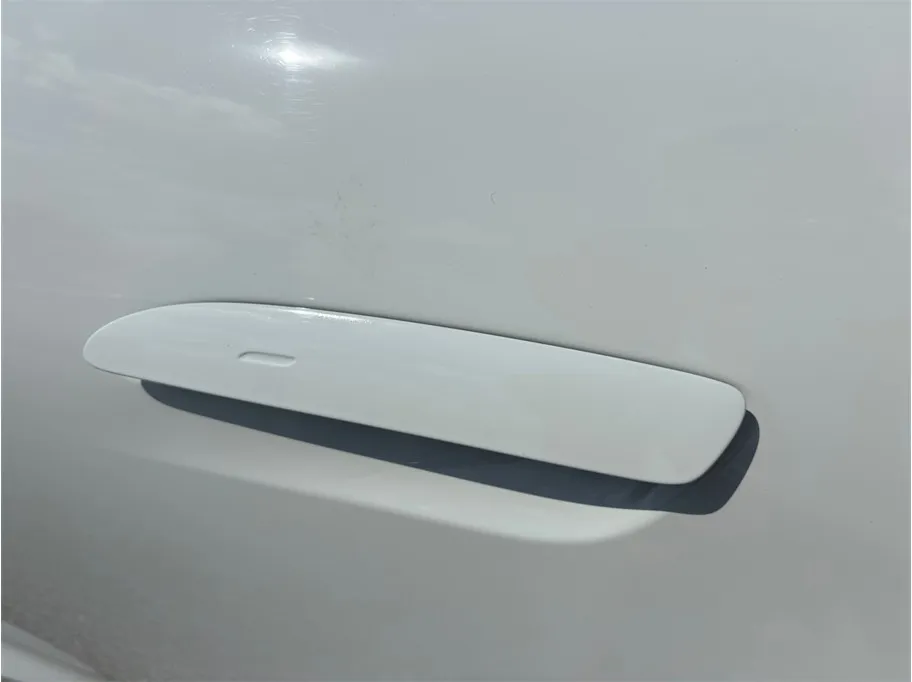 Porsche Taycan photo 18