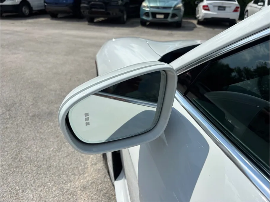 Porsche Taycan photo 19